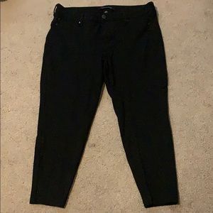 Women’s Petite Black Skinny Pant